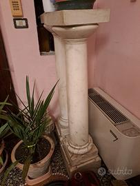 Colonne in marmo bianco