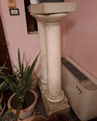 Colonne in marmo bianco