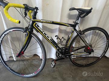 bicicletta corsa con manubrio di ricambio sportivo