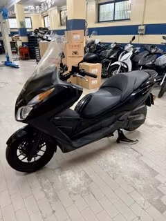 Honda Forza 300