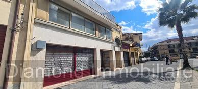 Intero stabile a Fiumefreddo di Sicilia