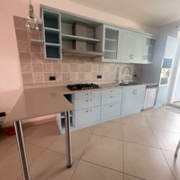 Cucina completa di elettrodomestici