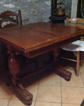 Tavolo con allunghi