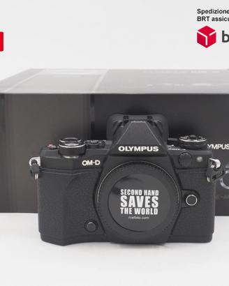 Olympus OM-D E-M5 II