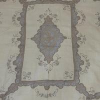 Antico Copriletto ricamato a mano in Lino Écru