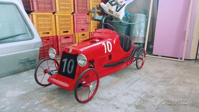 Auto a pedali