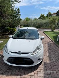 FORD FIESTA TITANIUM 1.4 BENZINA GPL