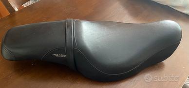 Sellino per Harley 883 Sportster.