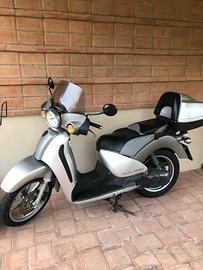 Scarabeo 200 versione GT