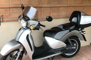 Scarabeo 200 versione GT