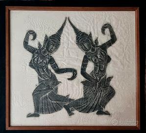 Grande murale indonesiano con due danzatrici