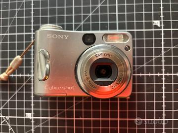 Fotocamera compatta digitale sony cybershot