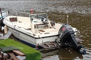 Scafo 4.70 metri , motore 70 CV