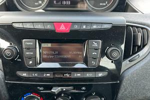 Lancia Y Elefantino Blu