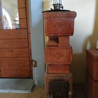 Stufa in cotto antica a 3 livelli