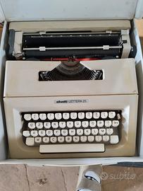 macchina da scrivere olivetti