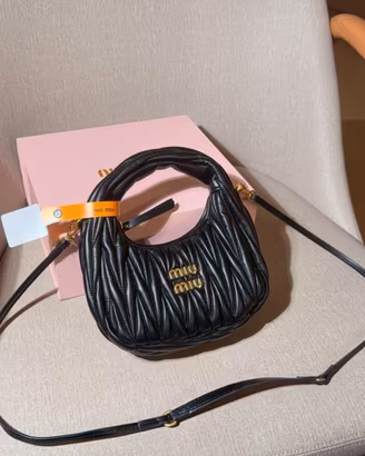 Borsa a tracolla nera Miu Miu
