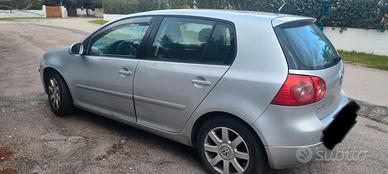 Golf 5 1.6  105cv