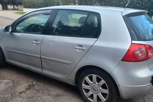 Golf 5 1.6  105cv