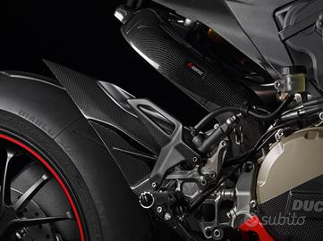 Parafango posteriore DUCATI in CARBONIO.