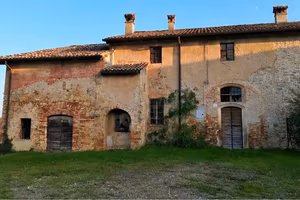 Casale con 4,5 Ettari Carpaneto Piacentino Collina