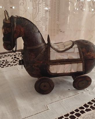 Cavallo in legno
