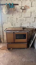 Stufa a legna/piano cottura con forno a legna