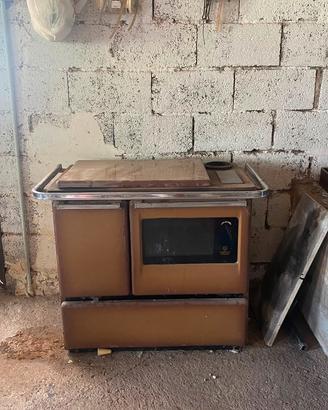 Stufa a legna/piano cottura con forno a legna