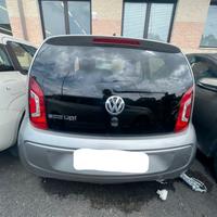 Volkswagen Up anno 2013 per ricambi (2a)