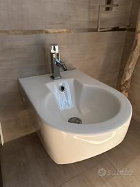 Coppia di sanitari sospesi (wc e bidet)