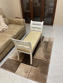 Panchina in legno bianco