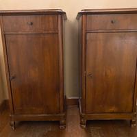 Copia comodini antichi in legno massello