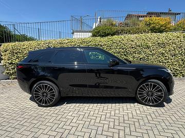 RANGE ROVER VELAR TOTAL BLACK