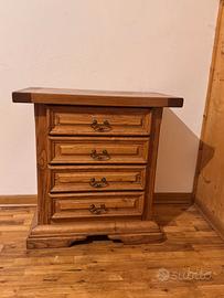 Coppia Comodini Rustici Legno Massello 4 Cassetti