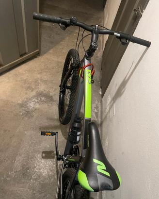 BICI BICICLETTA MTB NEVADA 27.5" USATA POCHISSIMO