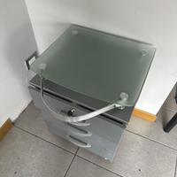 Comodino base vetro