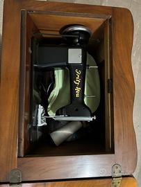 Macchina da cucire d’epoca Friz Neu con mobile