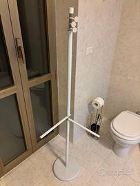 Appendi accappatoio e supporto per asciugamani da