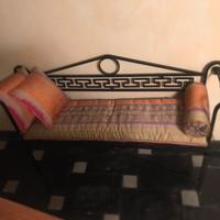 Divanetto di ferro laccato nero