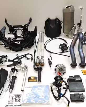 Ricambi yamaha R1 dal 2015 al 2022