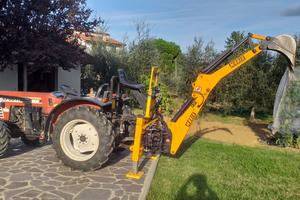 Braccio Scavatore per Trattore