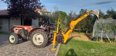 Braccio Scavatore per Trattore