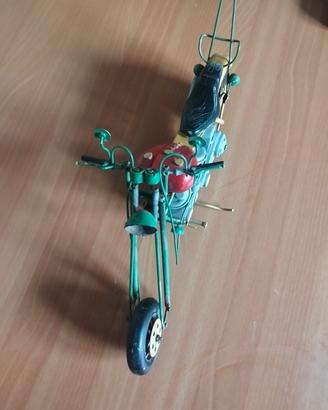 modellino di motocicletta in stile Chopper vintage