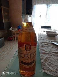 bottiglia di rum Ron cortez vintage 