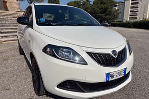 Lancia Ypsilon Hybrid (con soli 108000km)