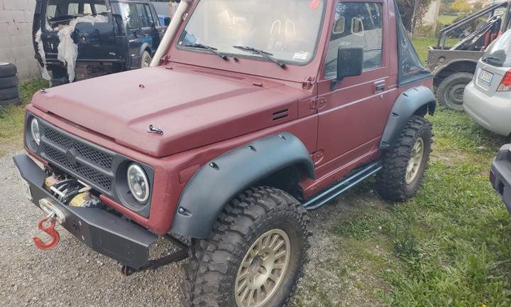 Suzuki SJ Samurai SJ413 Cabriolet De Luxe motore n