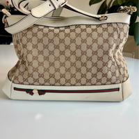 Borsa Gucci GG Supreme in tela e pelle bianca