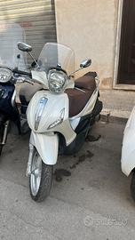 Beverly 300