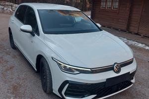 Volkswagen Golf 8 R-Line Plus 2.0 TDI 150 CV DSG