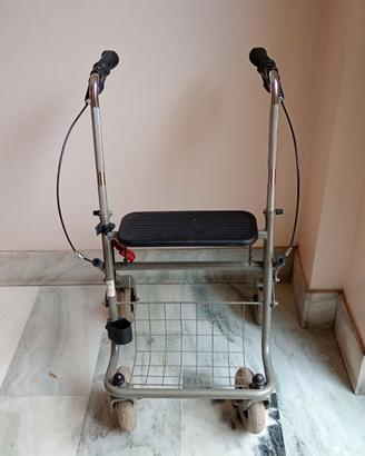 Deambulatore Rollator pieghevole 4 ruote